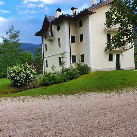 Accogliente Mansarda Con Vista Dolomiti Appartement *